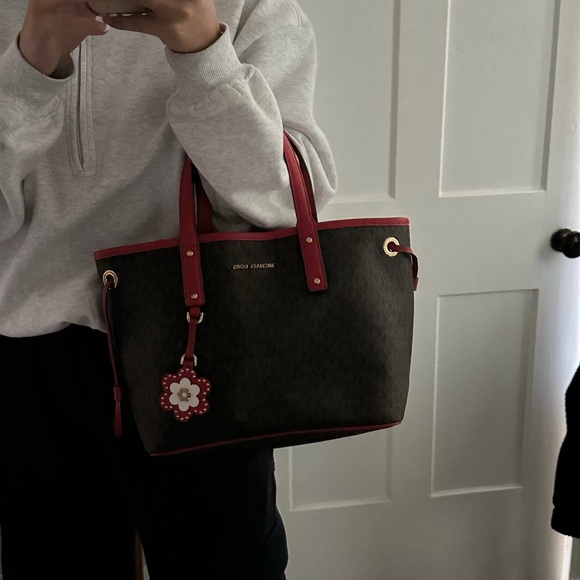 MICHAEL KORS Purse 🌸♥️ - Picture 9 of 9